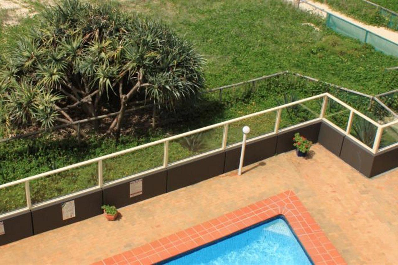 President Holiday Apartments - Absolute Beachfront โกลด์โคสต์ ภายนอก รูปภาพ